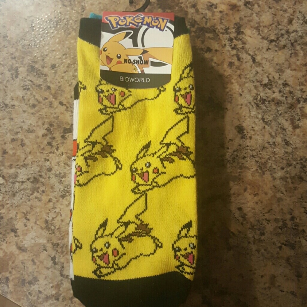 Pokemon no show Socks